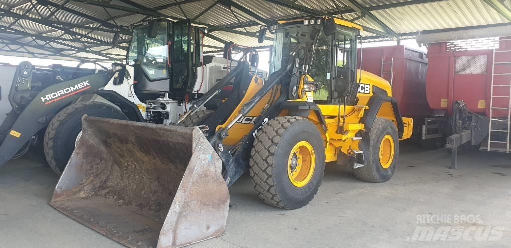 JCB 437 Iekrāvēji uz riteņiem