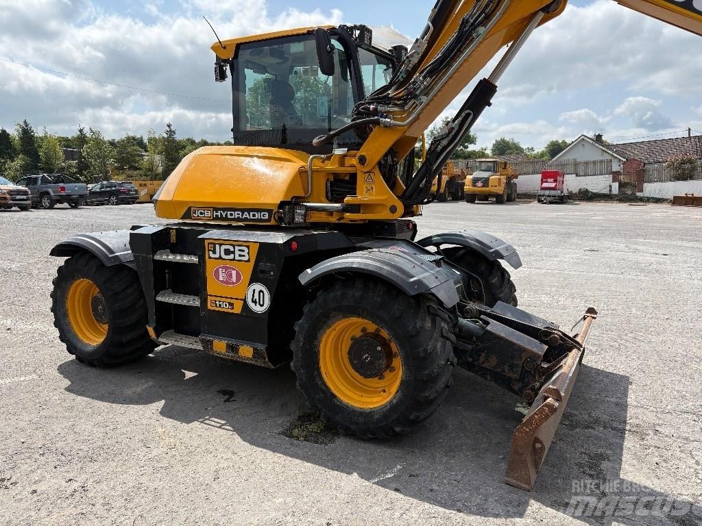 JCB Hydradig HD110T Ekskavatori uz riteņiem