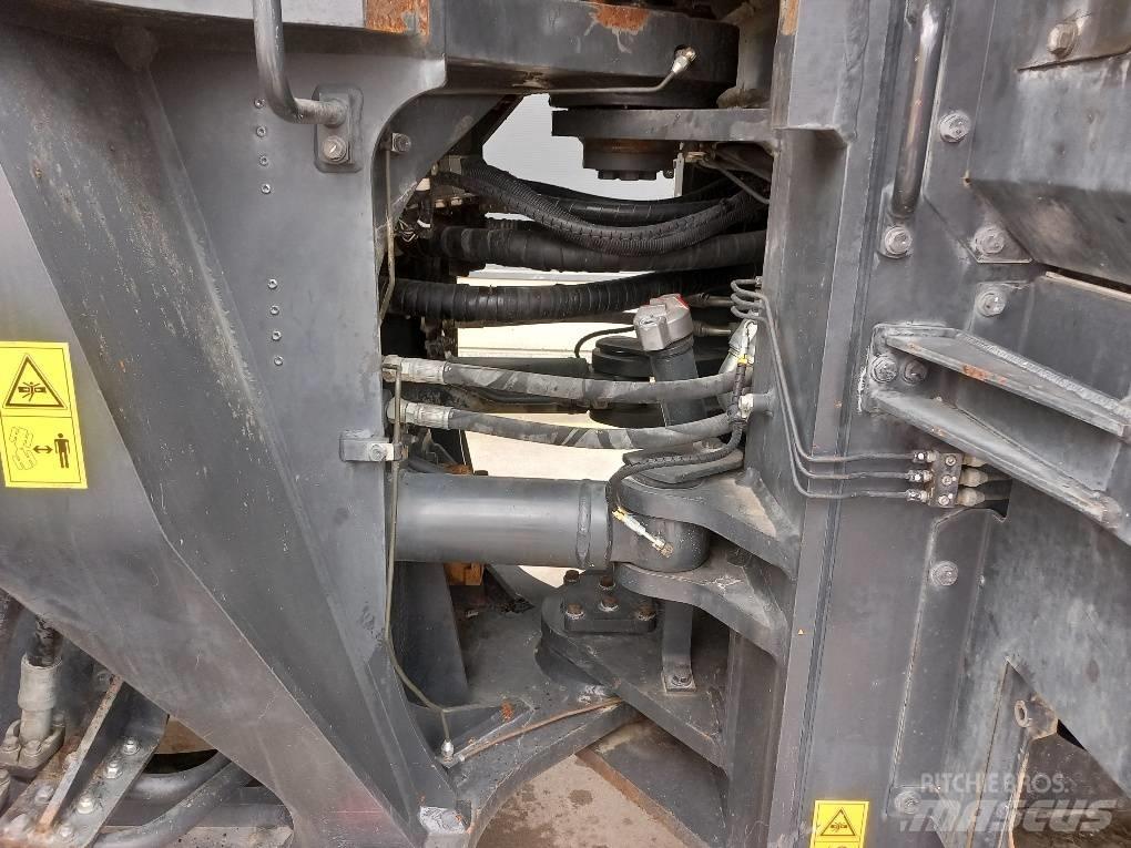 Komatsu WA500-7 Iekrāvēji uz riteņiem