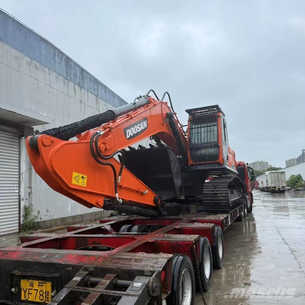 Doosan DX 225 LCA Kāpurķēžu ekskavatori