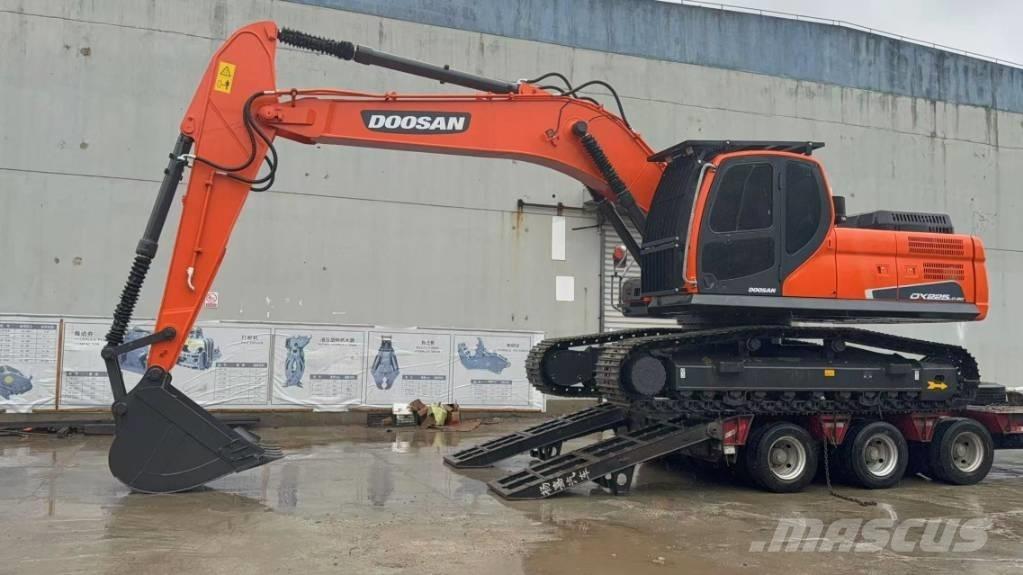 Doosan DX 225 LCA Kāpurķēžu ekskavatori