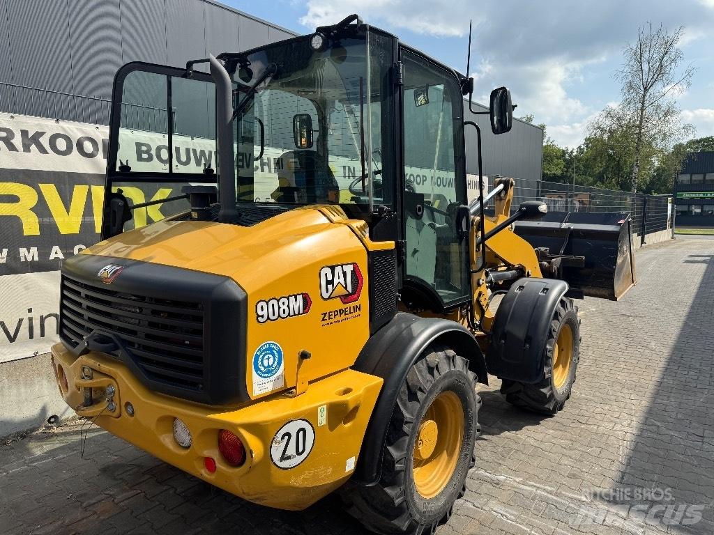 CAT 908 M Iekrāvēji uz riteņiem