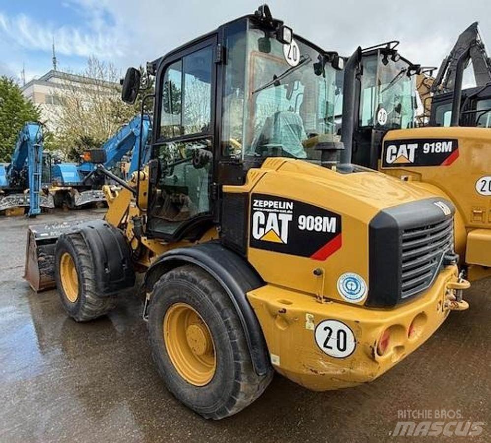 CAT 908M Iekrāvēji uz riteņiem