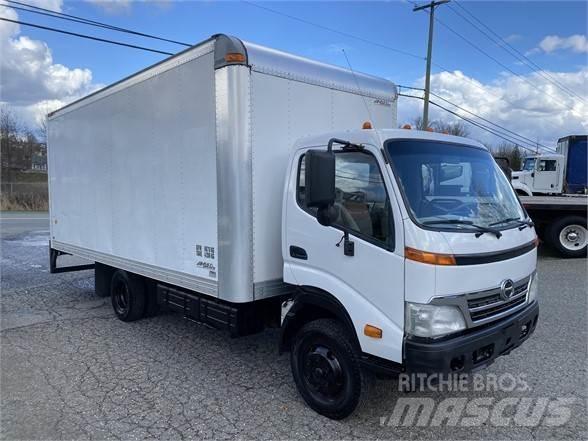 Hino 145 Dzērienu piegāds kravas mašīnas