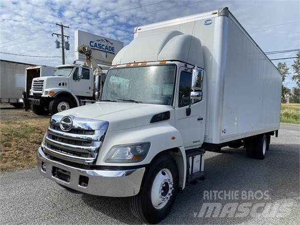 Hino 338 Furgons