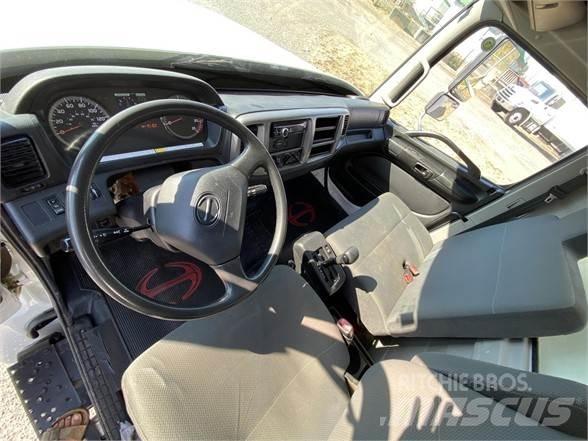 Hino 338 Furgons