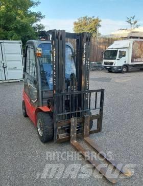 Manitou MI 25 Tehnika ar dīzeļa dzinēju