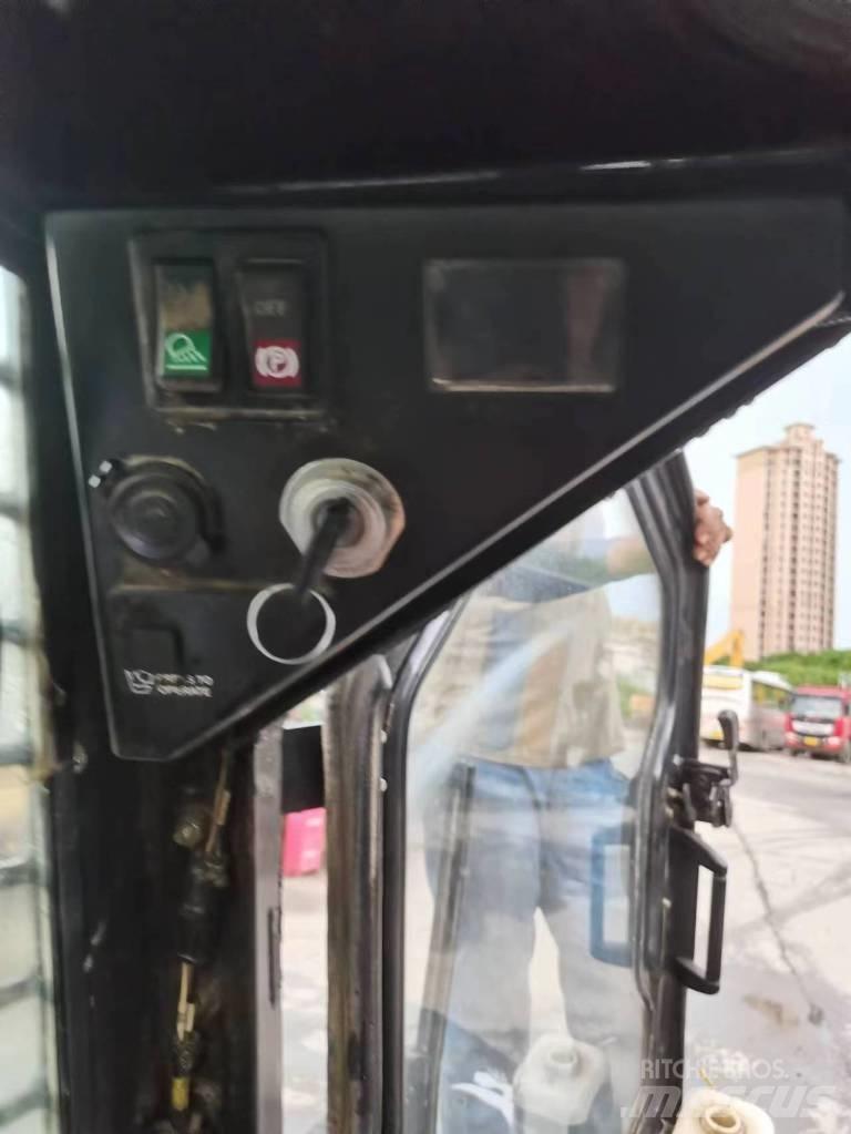 Bobcat S 250 Lietoti riteņu kompaktiekrāvēji
