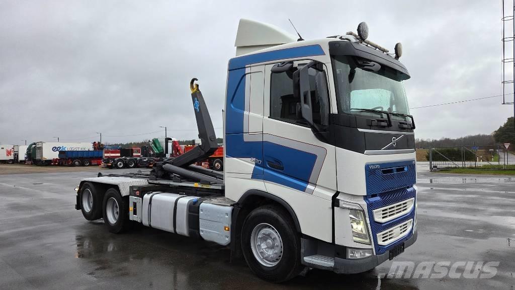 Volvo FH500 6X2 Treileri ar āķi