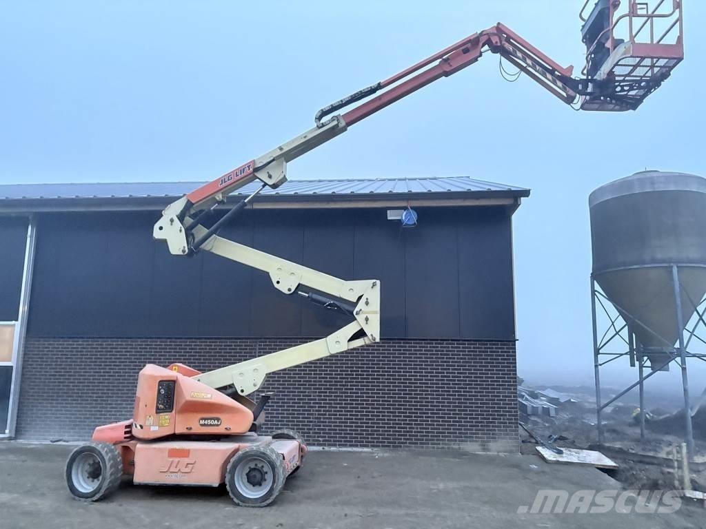 JLG 450aj Strēles pacēlāji