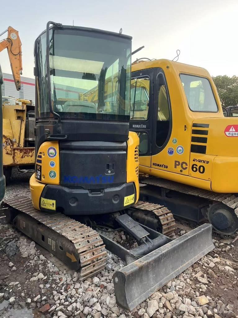 Komatsu PC 30 Kāpurķēžu ekskavatori