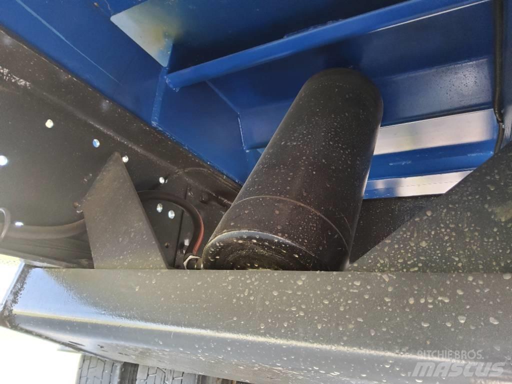  KK223, 230 hl Treileri-pašizgāzēji