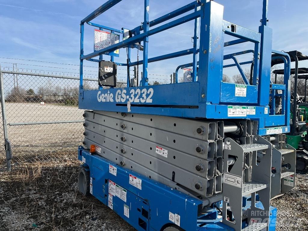 Genie GS 3232 Šķerveida pacēlāji