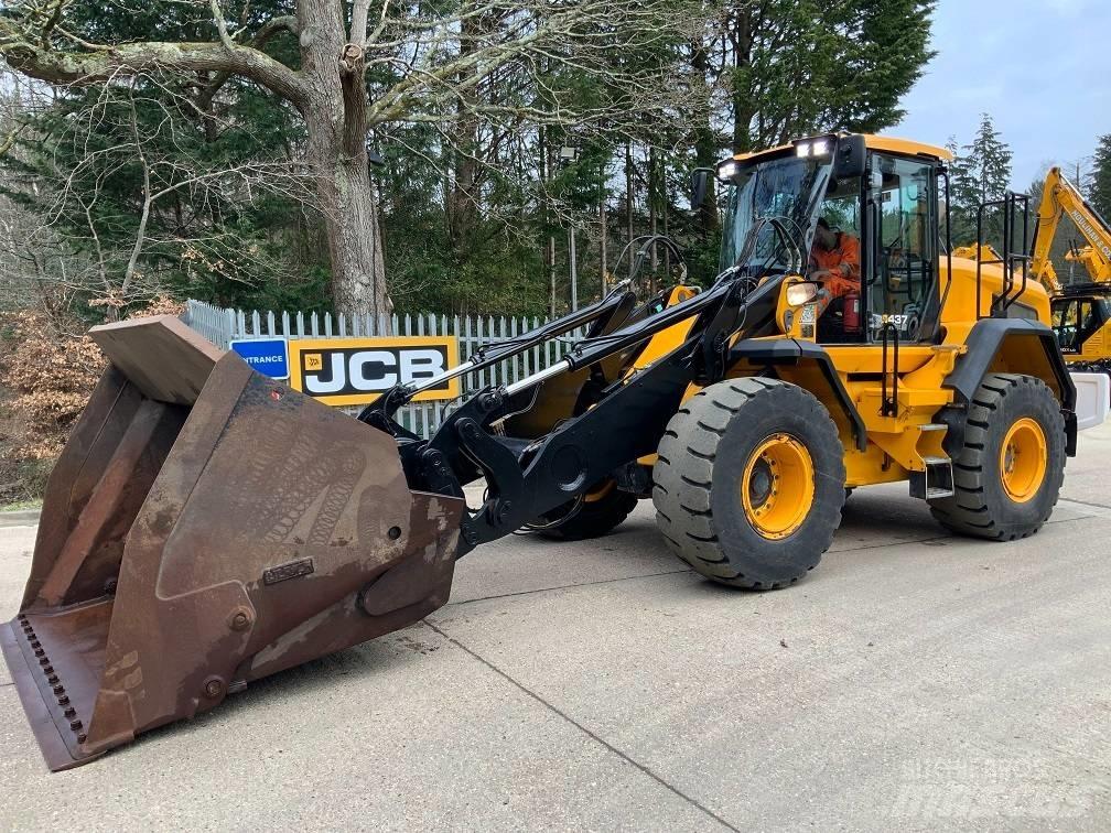JCB 437 HT Iekrāvēji uz riteņiem