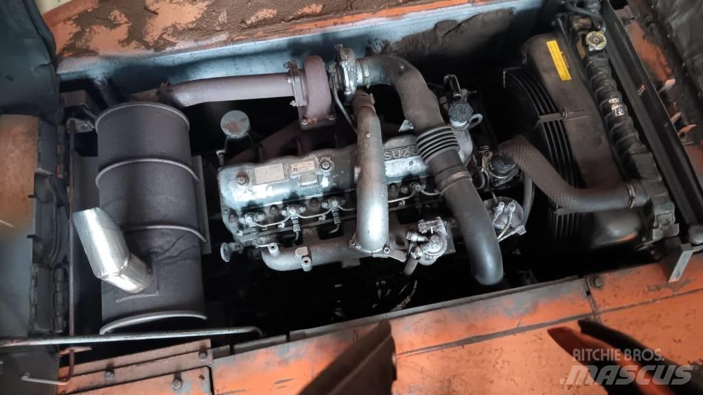 Hitachi EX 200-2 Kāpurķēžu ekskavatori