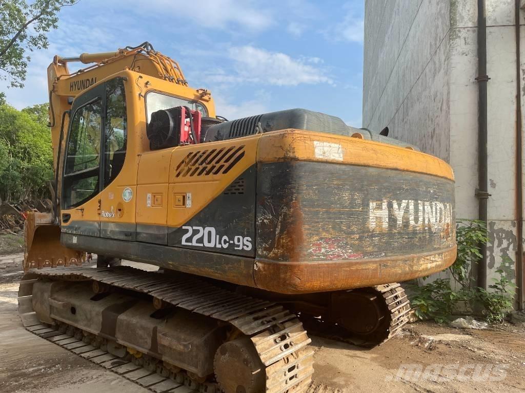 Hyundai 220LC-9S Kāpurķēžu ekskavatori