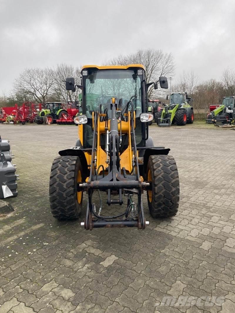 JCB 407 Iekrāvēji uz riteņiem
