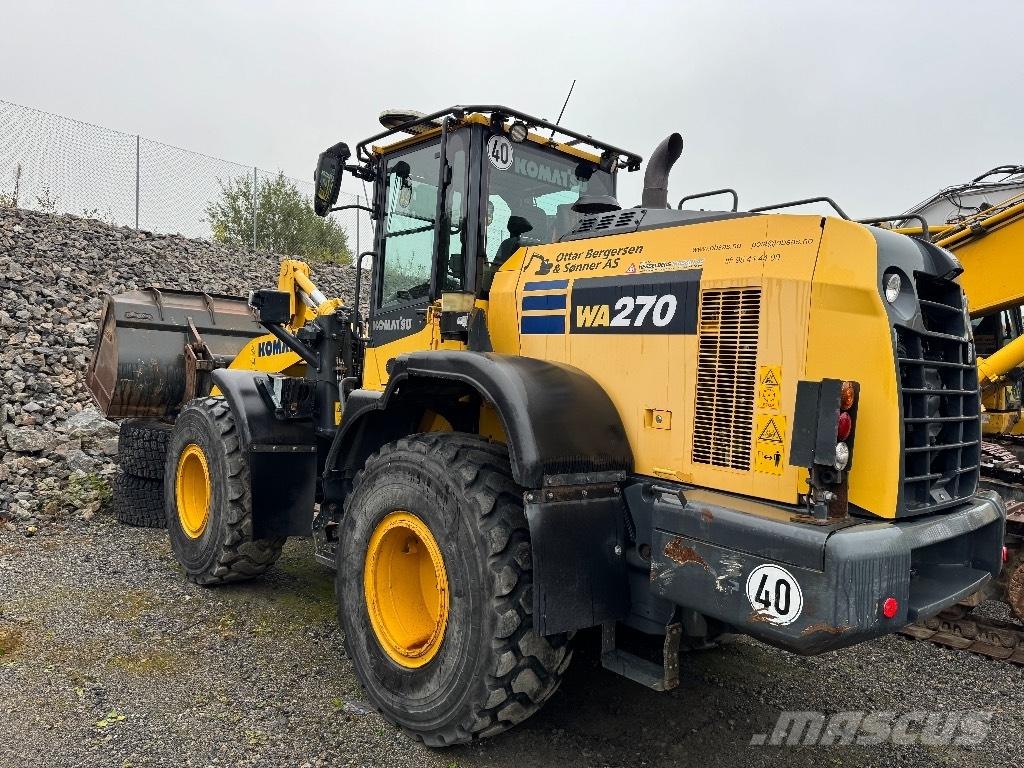 Komatsu WA 270-8 Iekrāvēji uz riteņiem