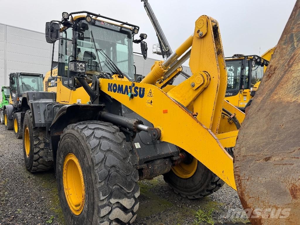 Komatsu WA 270-8 Iekrāvēji uz riteņiem