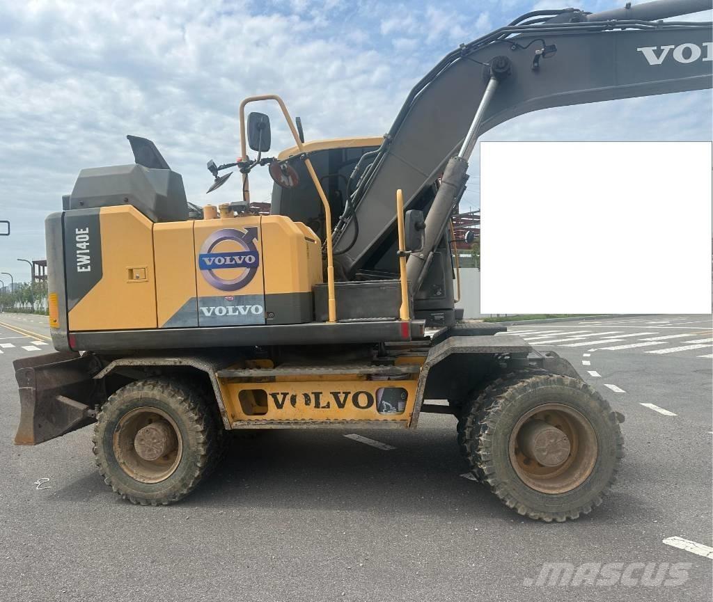 Volvo EW 140 Ekskavatori uz riteņiem
