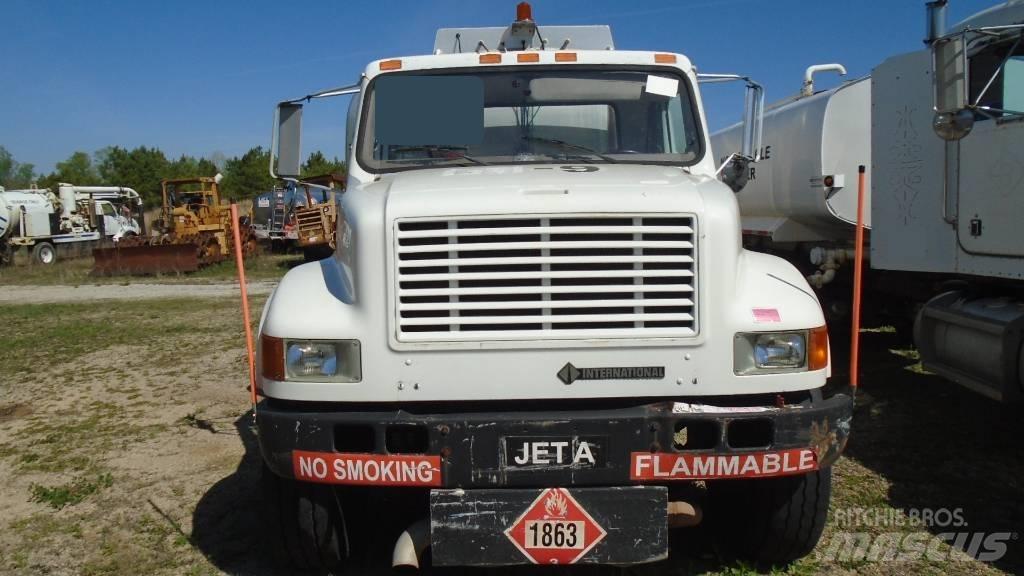 International 4900 Autocisterna