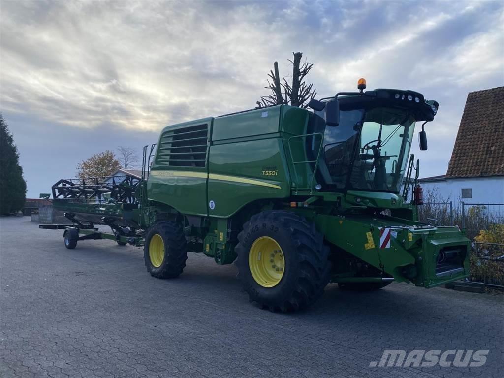 John Deere T550 Ražas novākšanas kombaini