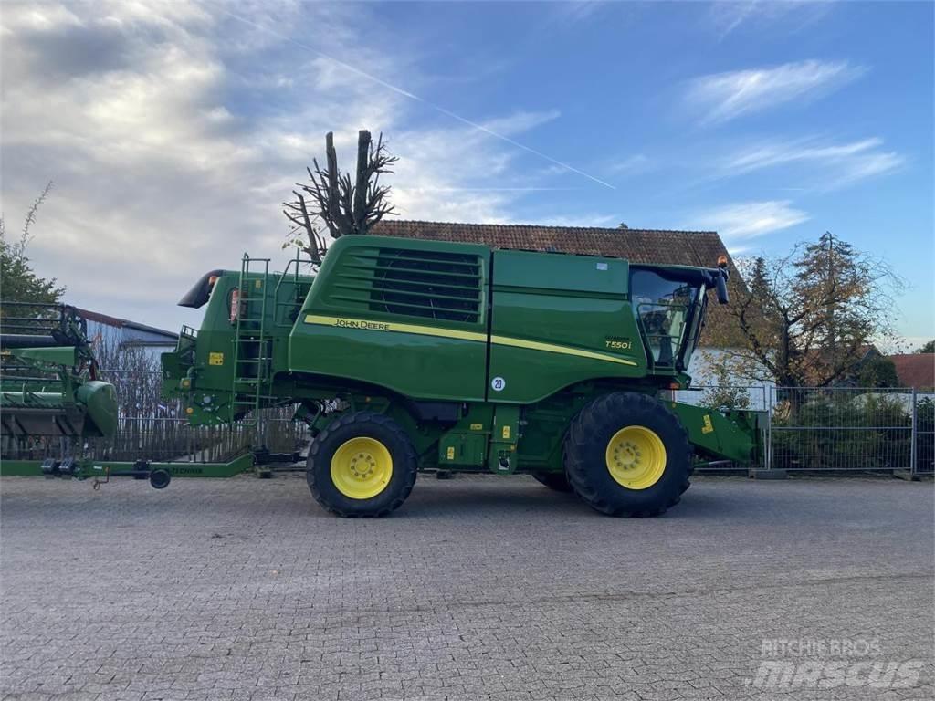 John Deere T550 Ražas novākšanas kombaini
