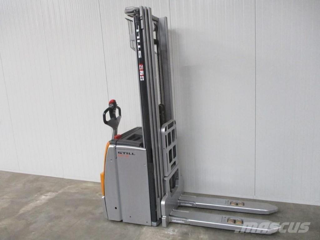 Still EXV16 Zemie palešu pacēlāji