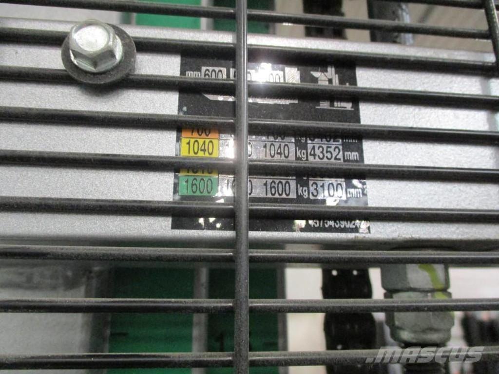 Still EXV16 Zemie palešu pacēlāji