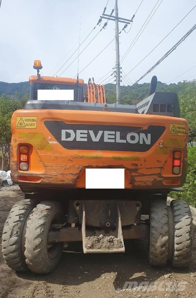 Doosan DX 140 W Ekskavatori uz riteņiem