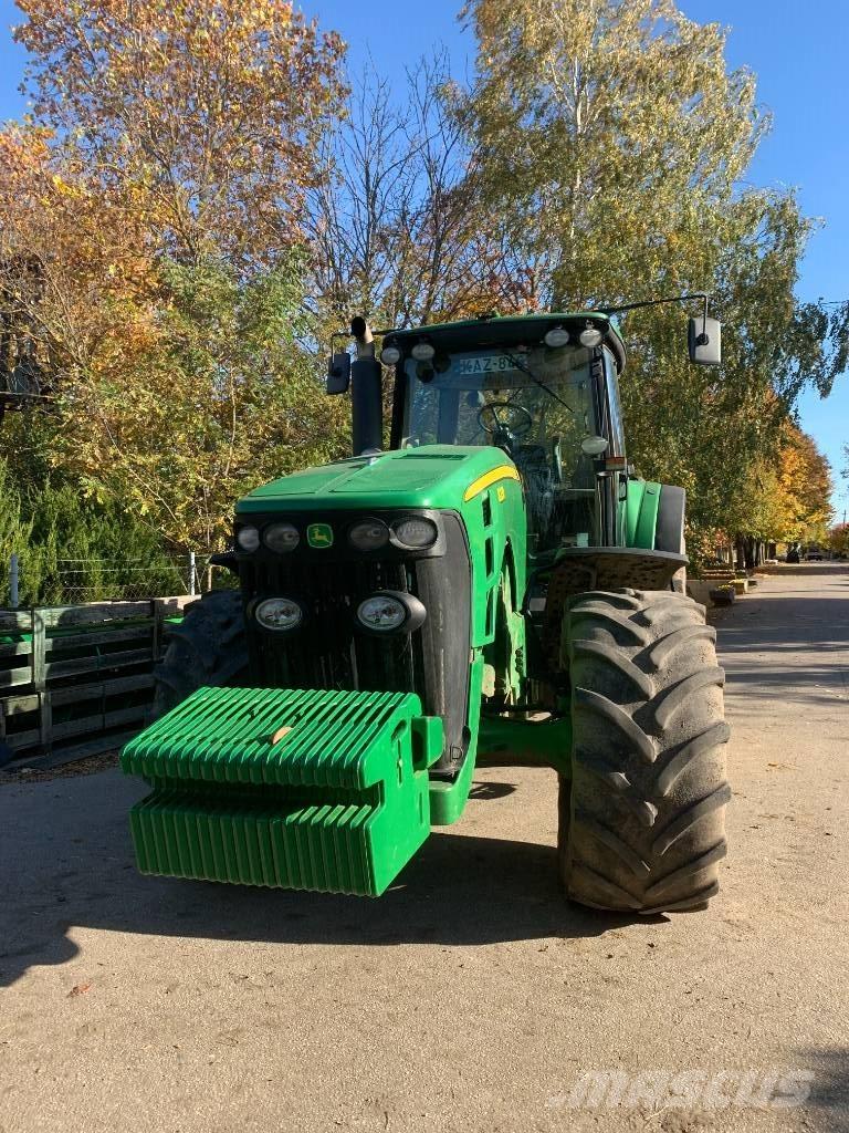 John Deere 8230 Traktori