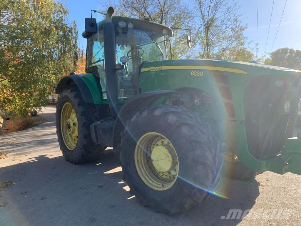 John Deere 8230 Traktori