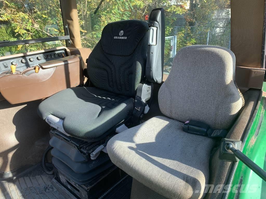 John Deere 8230 Traktori