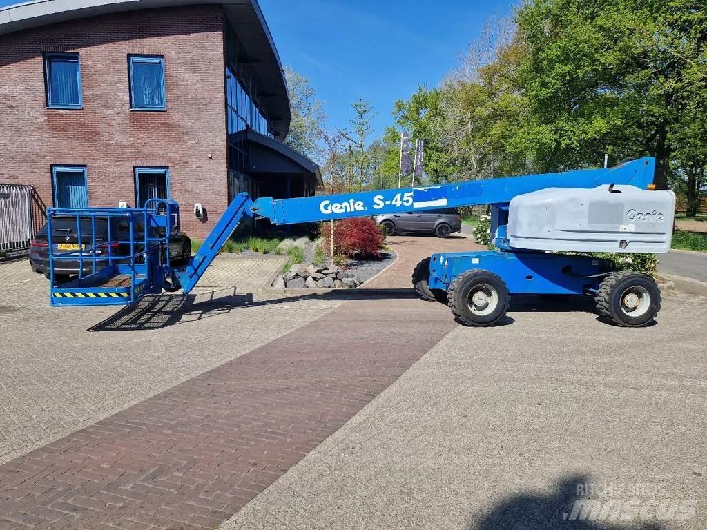 Genie S-45 Teleskopiskie pacēlāji