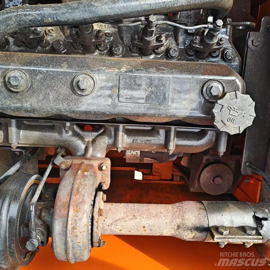 Doosan 225 LC Kāpurķēžu ekskavatori