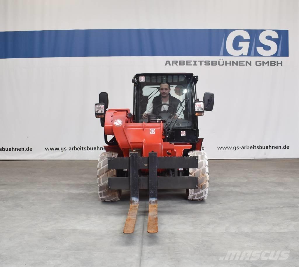 JCB 520-40 4WS Teleskopiskie manipulatori