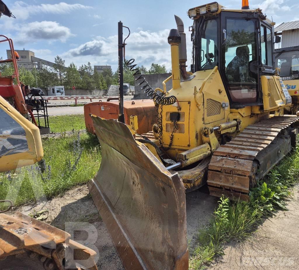 Komatsu D 51 EX-22 Kāpurķēžu buldozeri