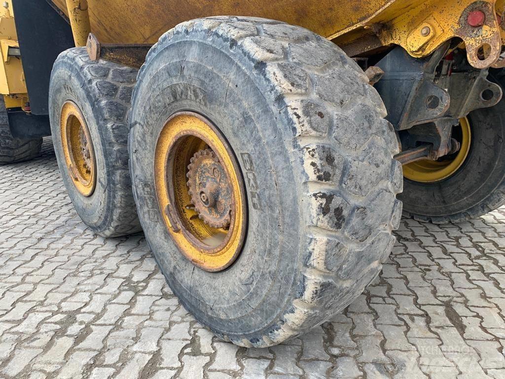 Komatsu HM 300-2 Artikulētie pašizgāzēji