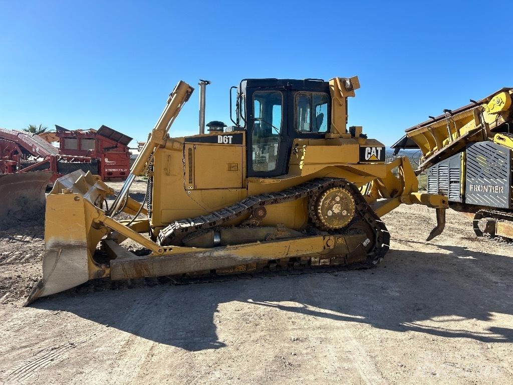 CAT D 6 T XL Kāpurķēžu buldozeri