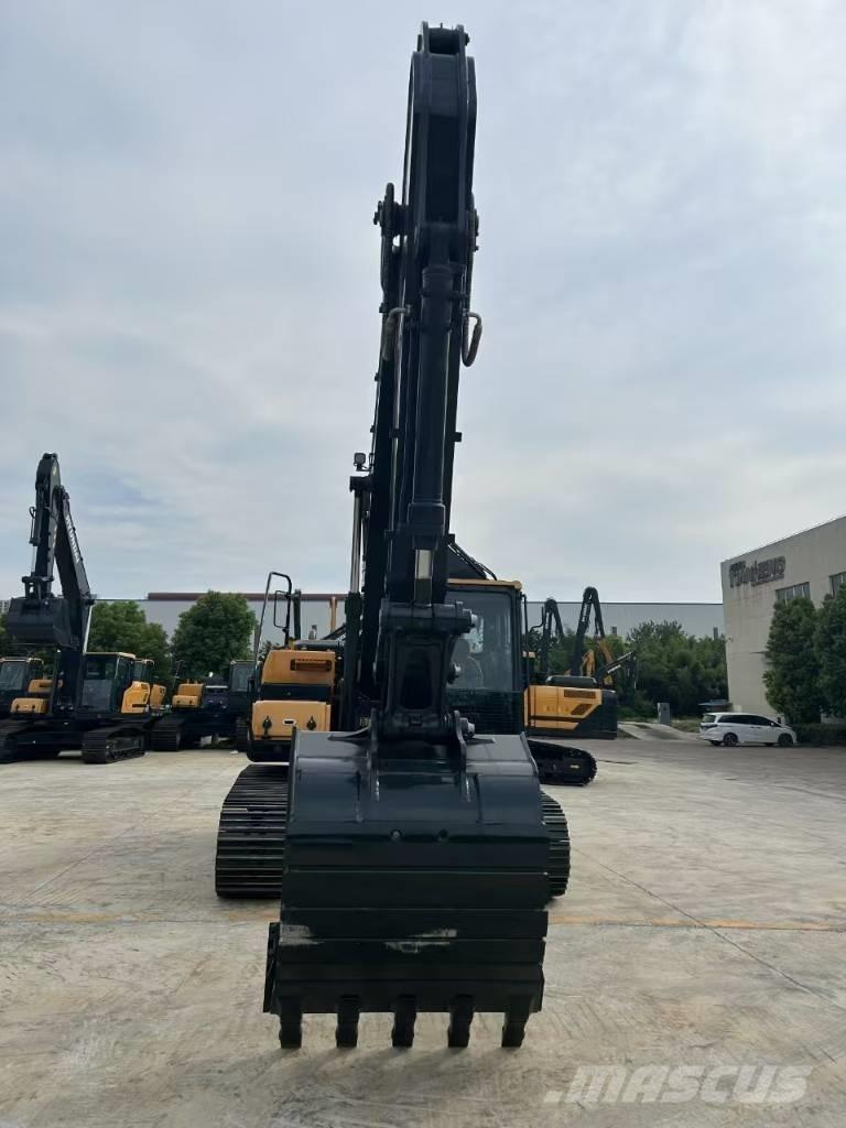 Hyundai HX 220 L Kāpurķēžu ekskavatori