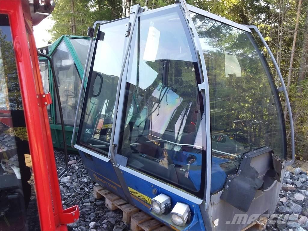 Rottne F18 Kabīnes un interjers