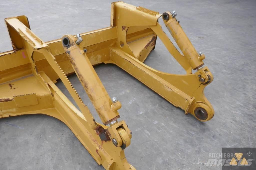 CAT Skidder blade Naži