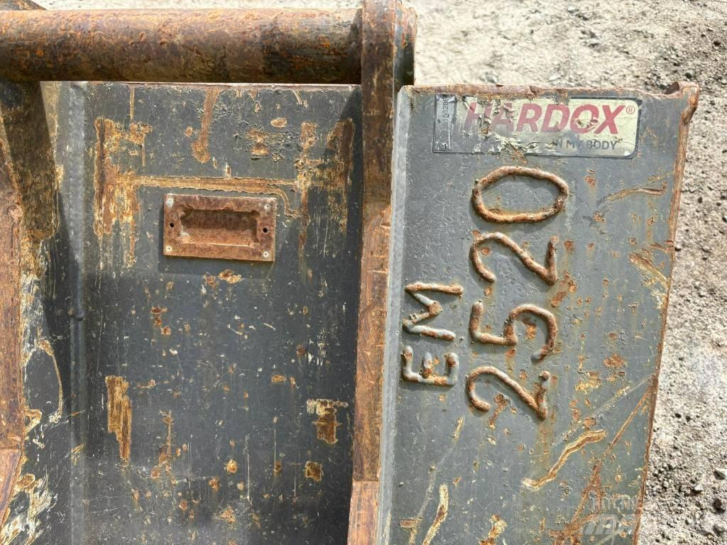 Kobelco SK 75 SR-3E Vidēja lieluma ekskavatori 7 t - 12 t