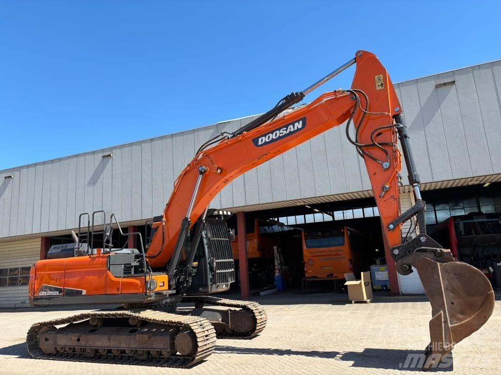 Doosan DX 255 NLC-5 Kāpurķēžu ekskavatori
