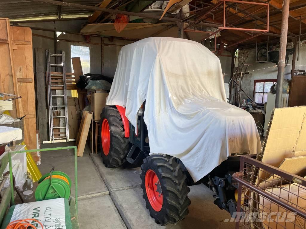 Kubota L2-421 Kompaktie traktori