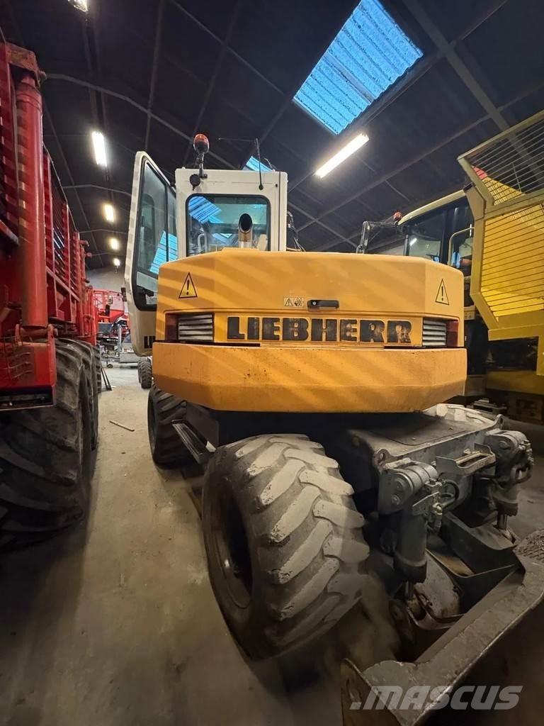 Liebherr A308 Ekskavatori uz riteņiem
