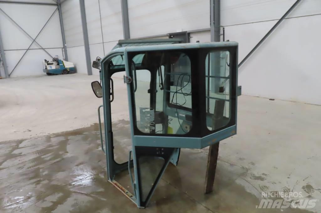 Yanmar Vio 75 Kabīnes un interjers