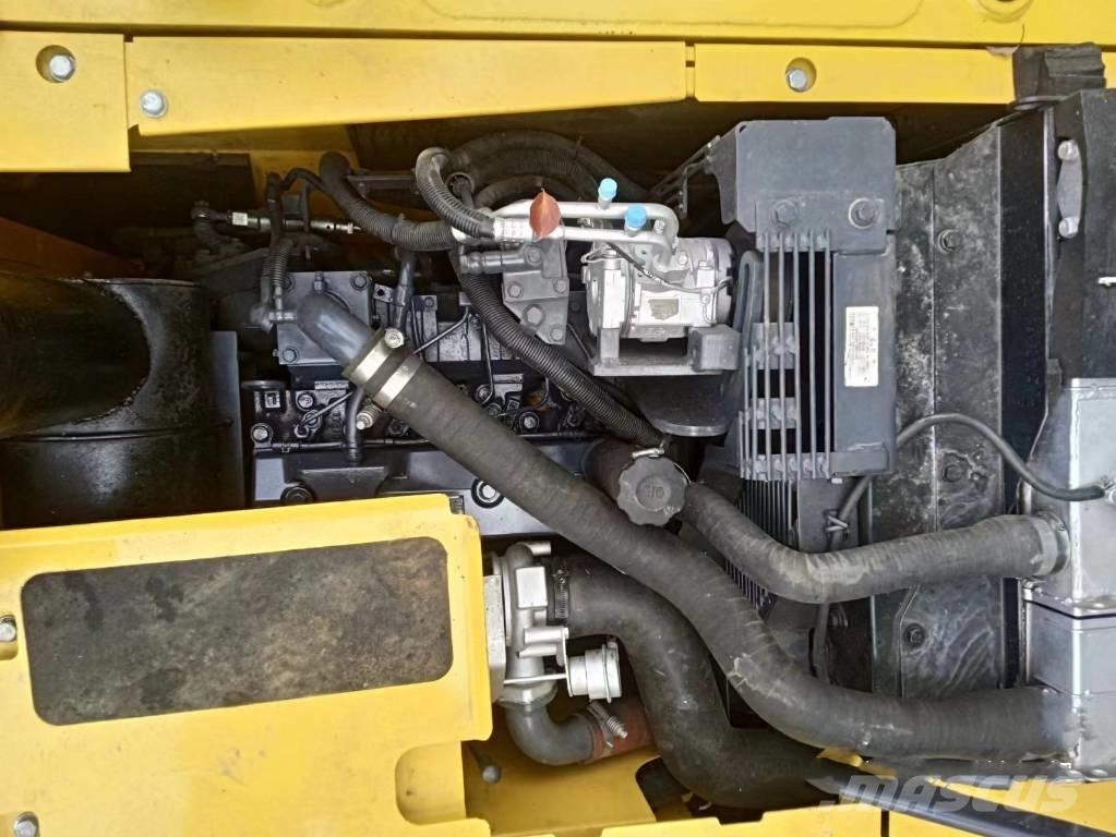 Komatsu PC130-7 Kāpurķēžu ekskavatori