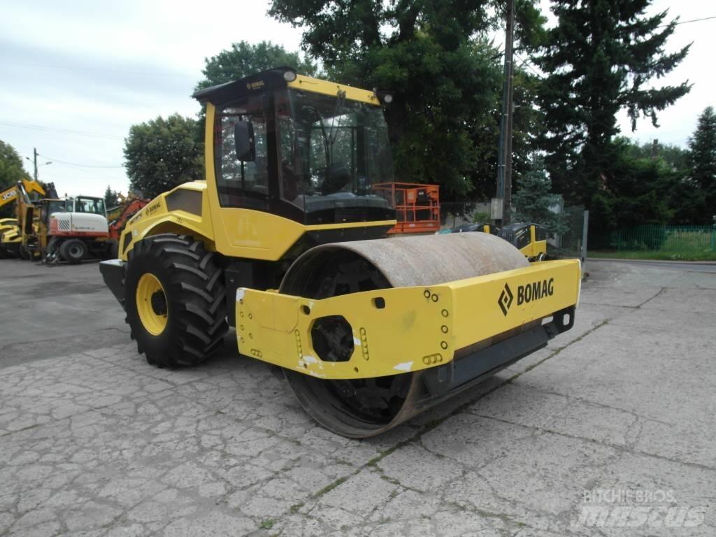 Bomag BW 213 DH-5 Vienvalča grunts veltņi