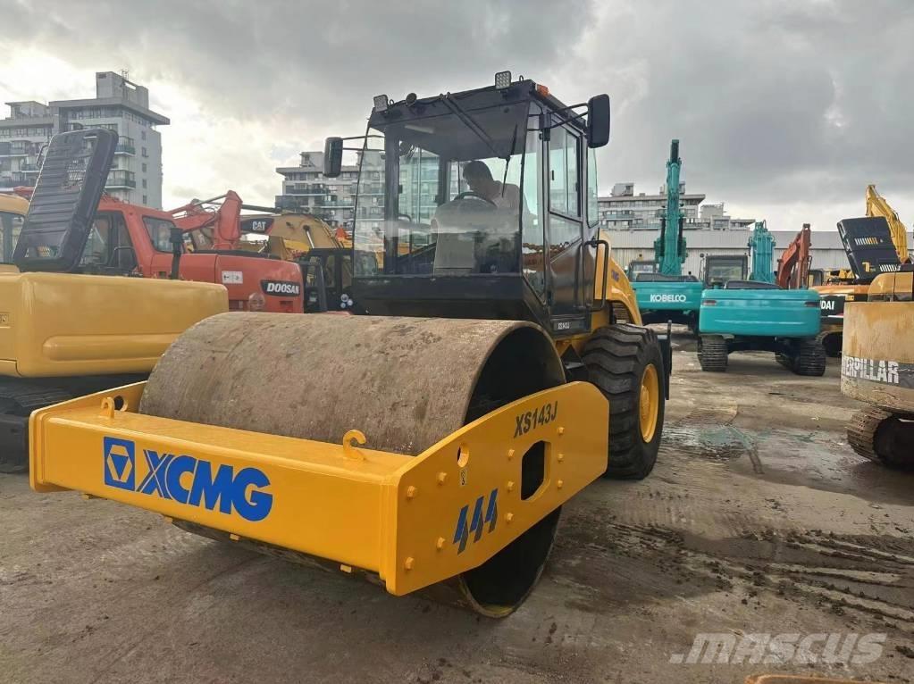 XCMG XS 143 J Vienvalča grunts veltņi